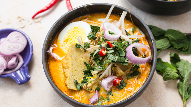 Laksa: The Bowl