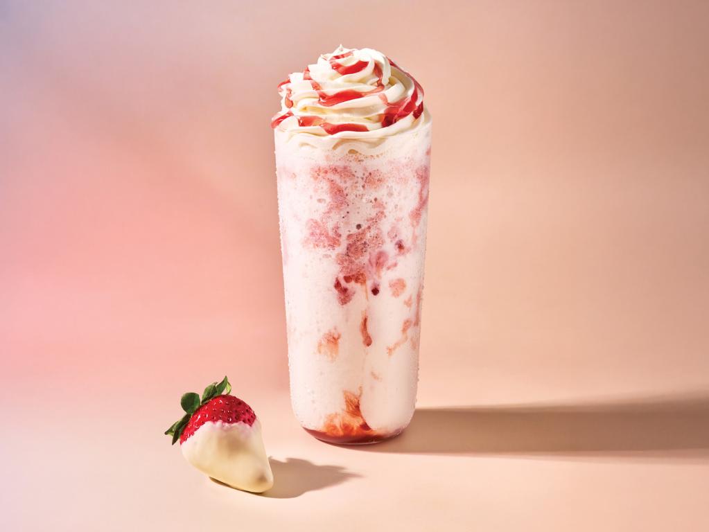 strawberry-white-chocolate-luxury-frappe