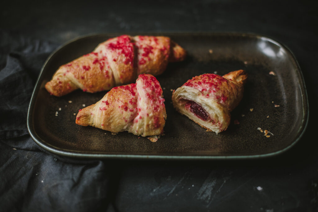 vegan-raspberry-croissant