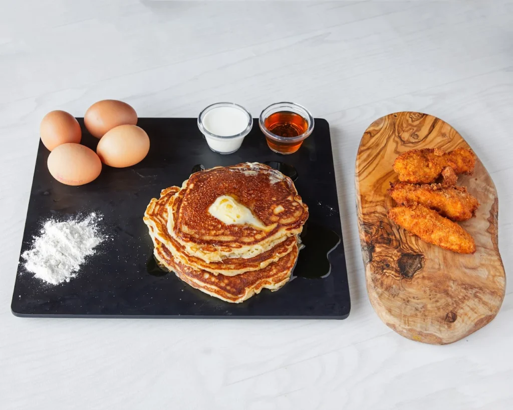 eggsquisite_buttermilkpancakeswithfriedchicken_2880x2304